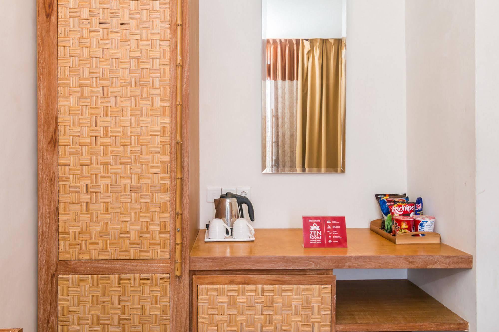 เซน รูมส์ บาดุง ยางยาง ซารี Hotel กูตา ภายนอก รูปภาพ